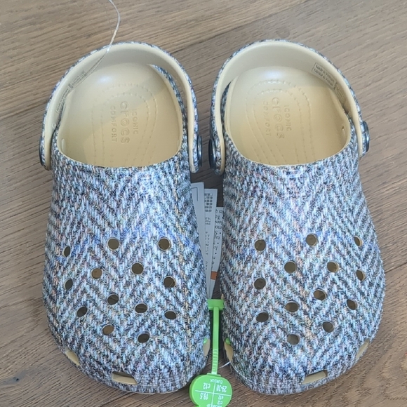 CROCS Chevron Pattern Tweed Pattern - Picture 8 of 8
